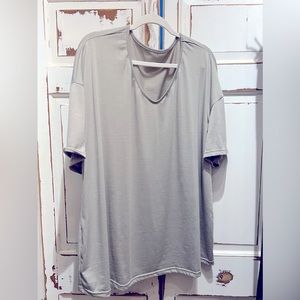 Comfy Tshirt Gray/silver. 100% polyester NWOT